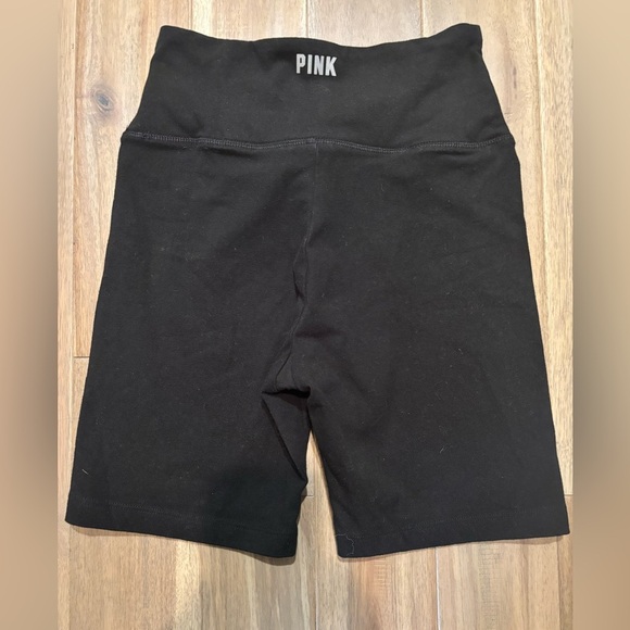 PINK Victoria’s Secret twist V-Cut biker Shorts EUC - Picture 3 of 5